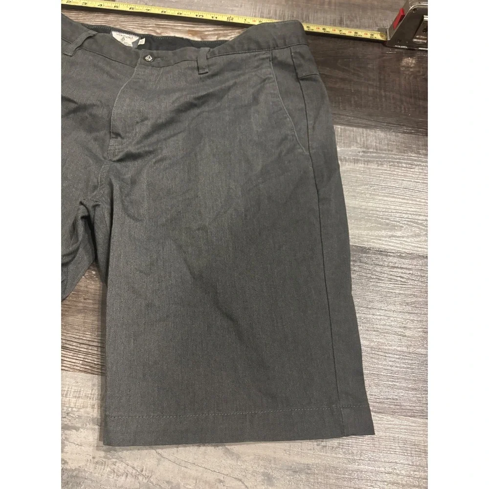 Volcom Chino Shorts 33 Dark Gray Charcoal Casual Skate Excellent